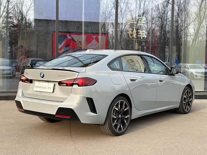BMW 2 Series 2025 2025款 225L M运动曜夜套装