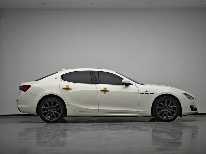 2022 Maserati Ghibli