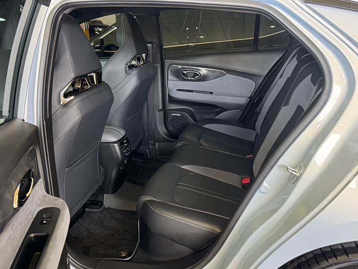 GAC Trumpchi Empow R 2024 2024款 400T 自动 影豹R PRO版