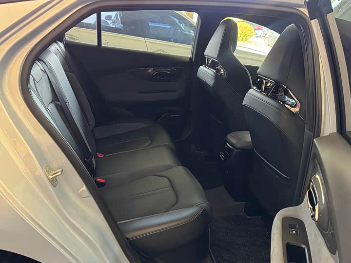 GAC Trumpchi Empow R 2024 2024款 400T 自动 影豹R PRO版