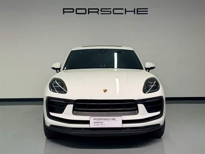 2025 Porsche Macan