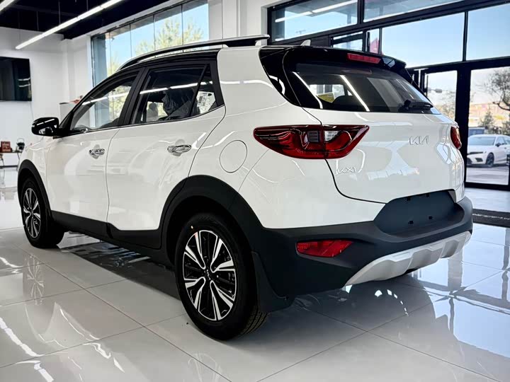 Kia KX1 2021 2021款 1.4L CVT趣享天窗款