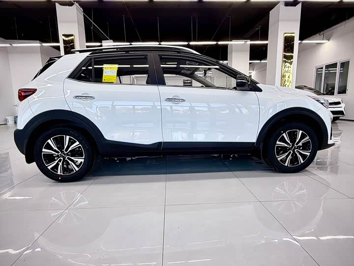 Kia KX1 2021 2021款 1.4L CVT趣享天窗款