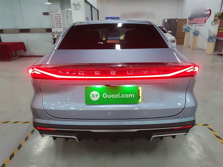 Geely Galaxy L6 2025 2025款 EM-i 140km 星舰版