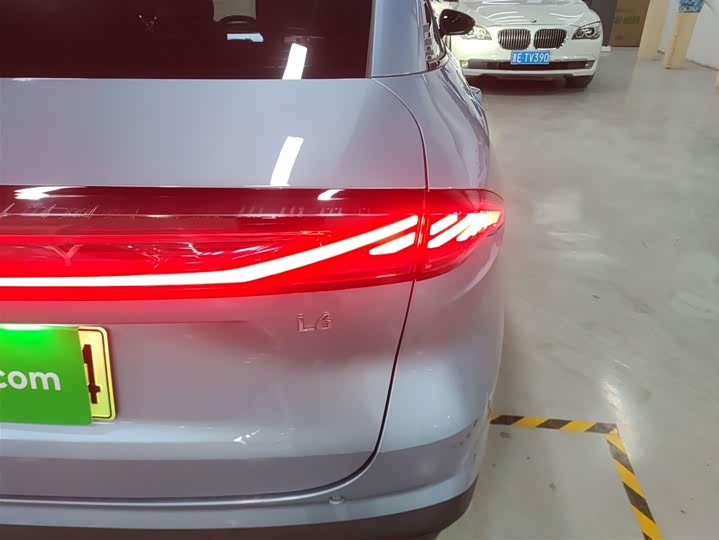 Geely Galaxy L6 2025 2025款 EM-i 140km 星舰版