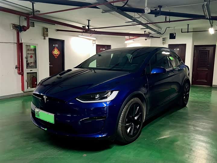 Tesla Model X 2023 2023款 三电机全轮驱动 Plaid版