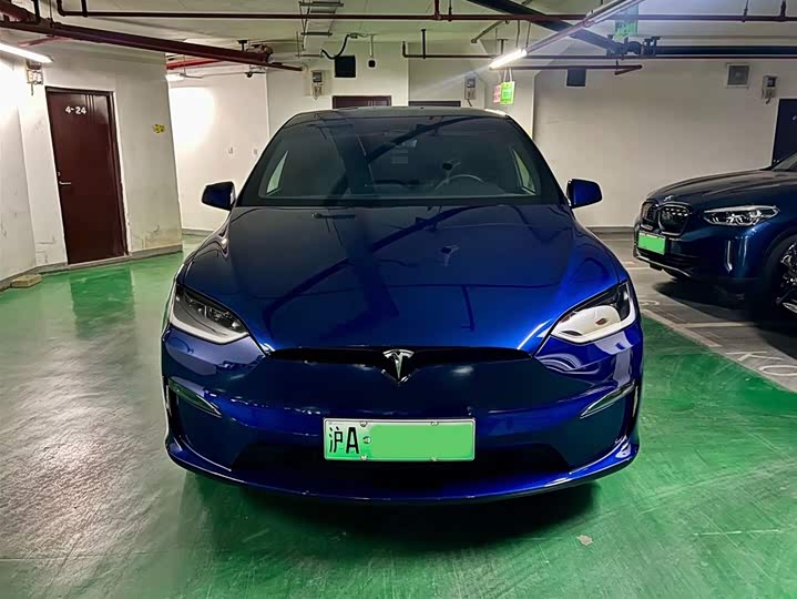Tesla Model X 2023 2023款 三电机全轮驱动 Plaid版