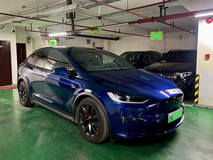 Tesla Model X 2023 2023款 三电机全轮驱动 Plaid版