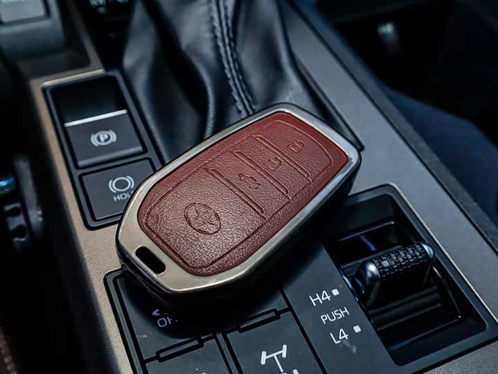 Toyota Prado 2024 2024款 2.4T 悍野WX版 6座