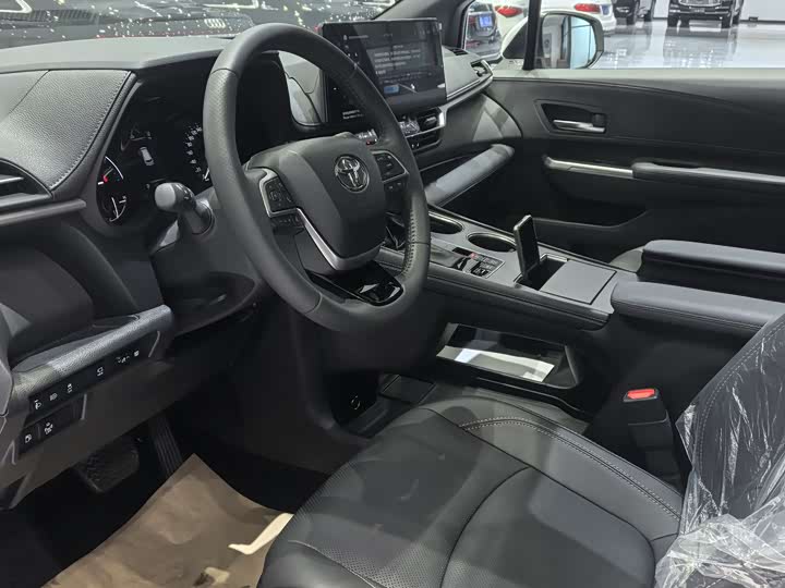Toyota Sienna 2024 2024款 2.5L混动 臻享尊贵版
