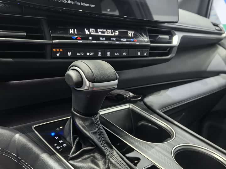 Toyota Sienna 2024 2024款 2.5L混动 臻享尊贵版