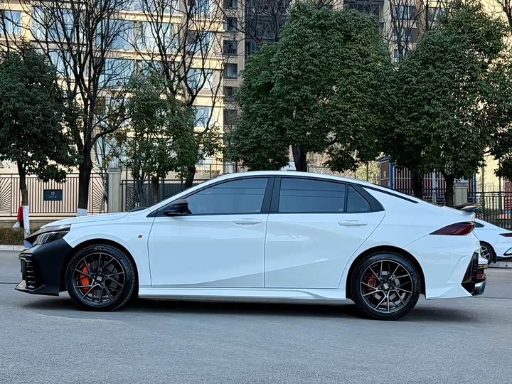 GAC Trumpchi Empow R 2024 2024款 400T 自动 影豹R PRO版