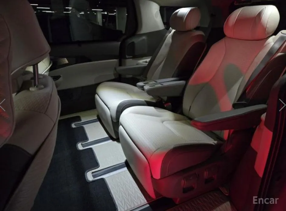 Kia Carnival 2023 Gasoline 7-Seater Gravity