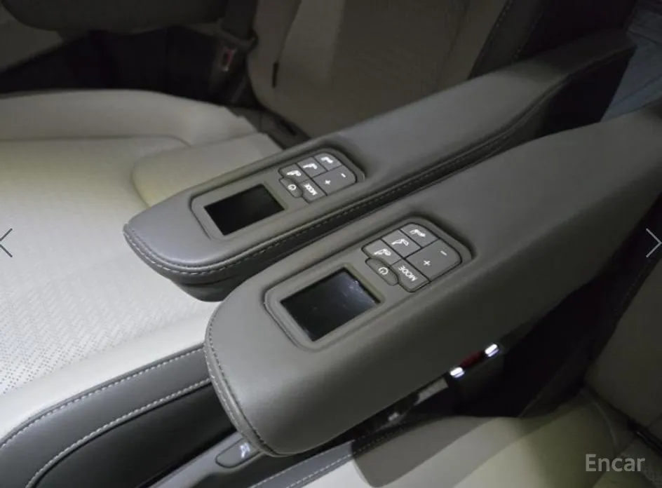 Kia Carnival 2023 Gasoline 7-Seater Gravity