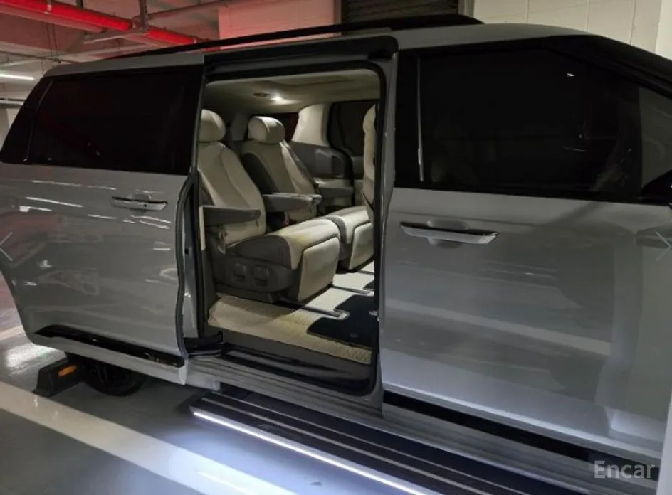 Kia Carnival 2023 Gasoline 7-Seater Gravity