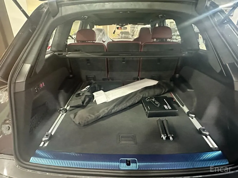 Audi SQ7 2023 4.0 TFSI Quattro