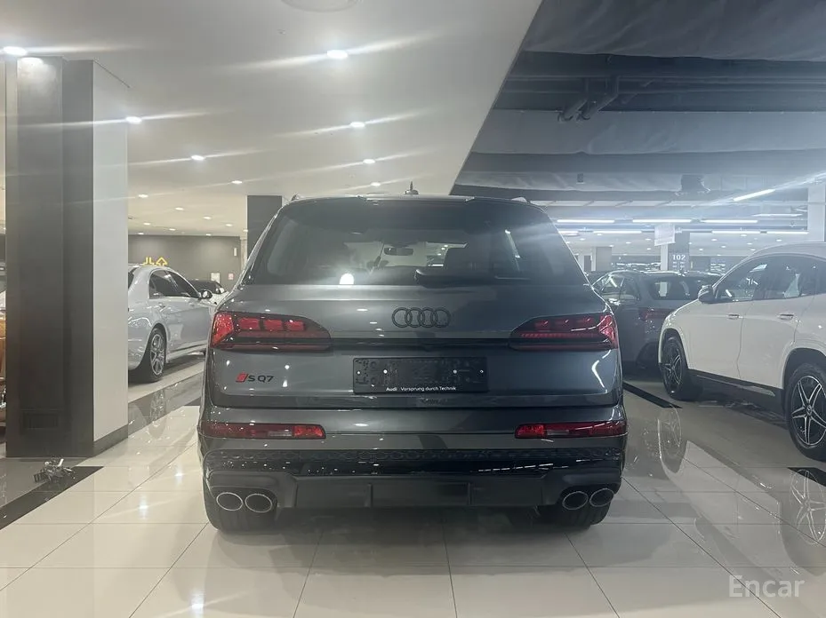 Audi SQ7 2023 4.0 TFSI Quattro