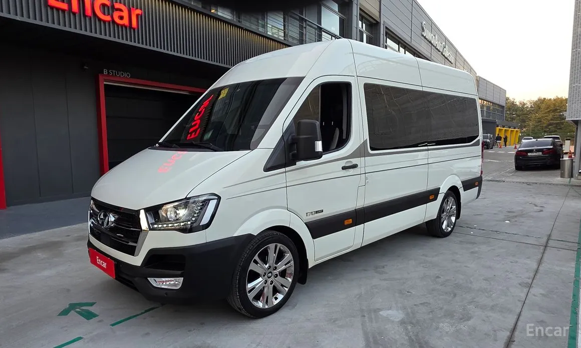 Hyundai Solati 2015 15-seater