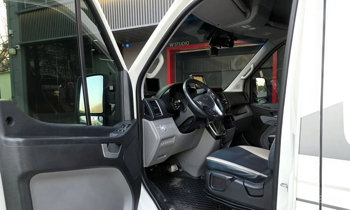 Hyundai Solati 2015 15-seater