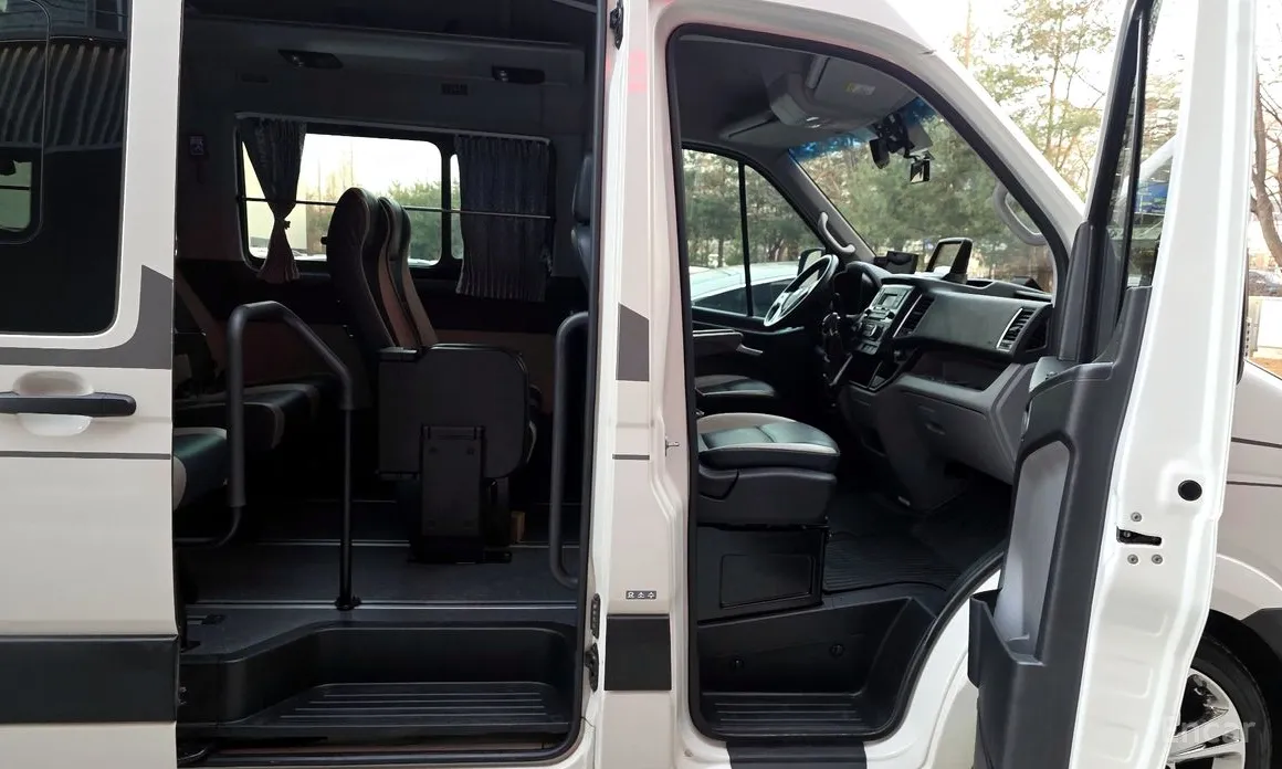 Hyundai Solati 2015 15-seater