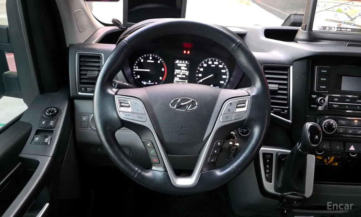 Hyundai Solati 2015 15-seater