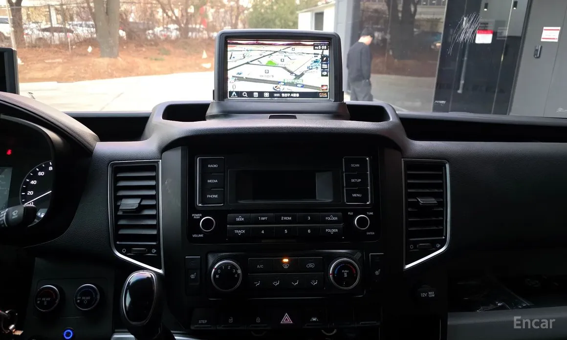 Hyundai Solati 2015 15-seater