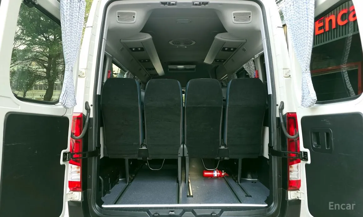 Hyundai Solati 2015 15-seater