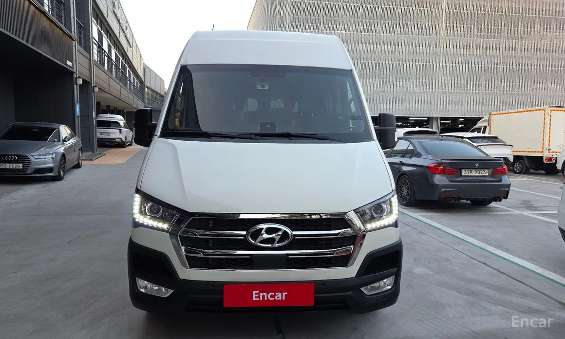 Hyundai Solati 2015 15-seater