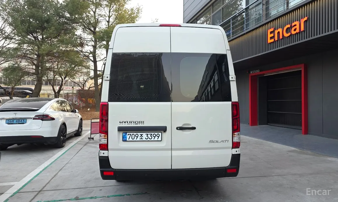 Hyundai Solati 2015 15-seater