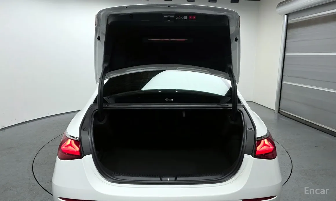 Mercedes-Benz E-Class 2024 E200 Avantgarde