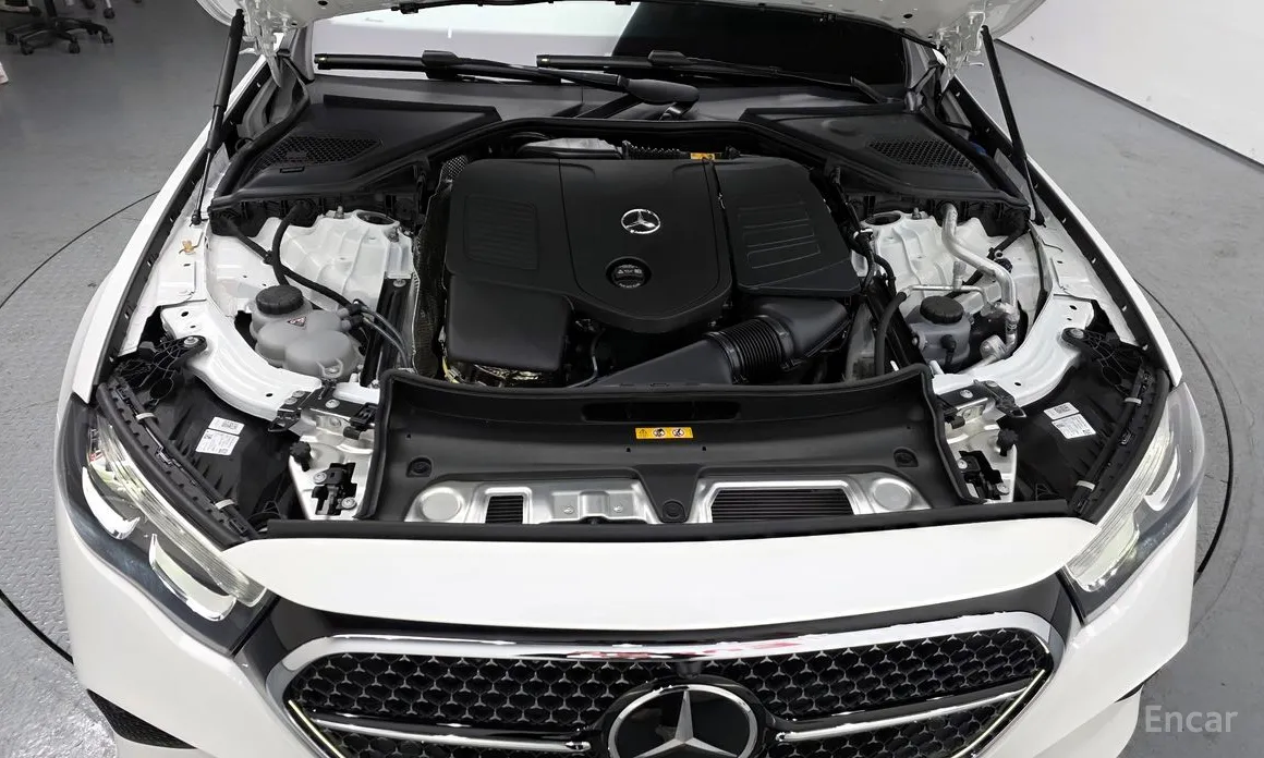 Mercedes-Benz E-Class 2024 E200 Avantgarde