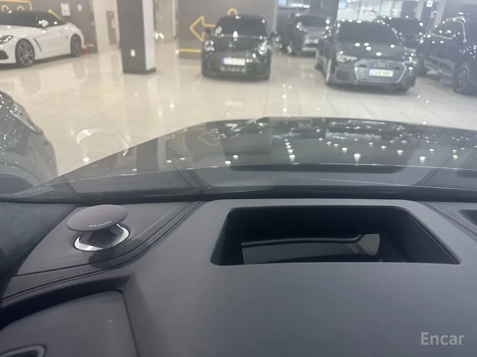 Audi SQ7 2023 4.0 TFSI Quattro