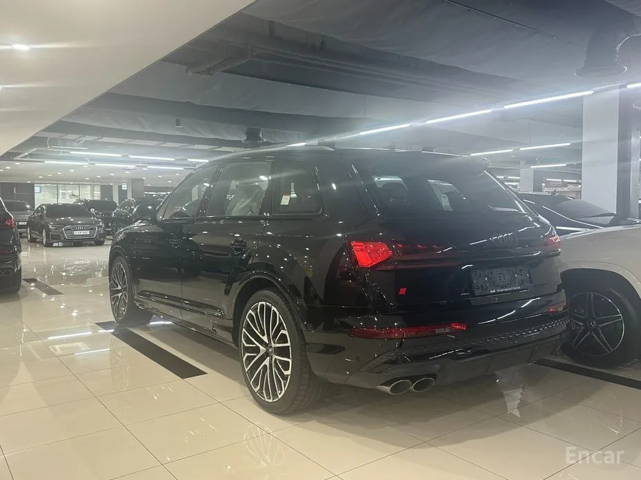 Audi SQ7 2023 4.0 TFSI Quattro