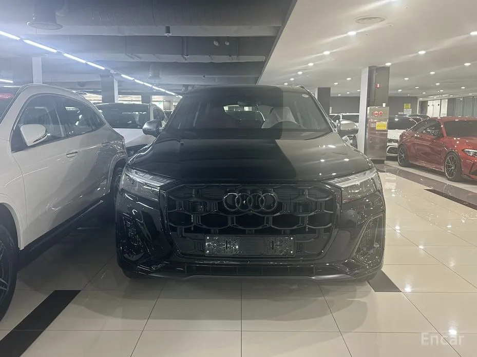 Audi SQ7 2023 4.0 TFSI Quattro