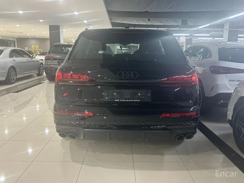 Audi SQ7 2023 4.0 TFSI Quattro