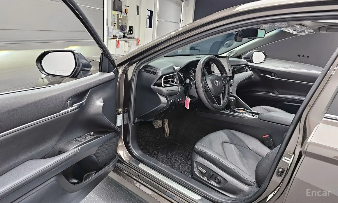 Toyota Camry 2017 2.5 XLE Hybrid