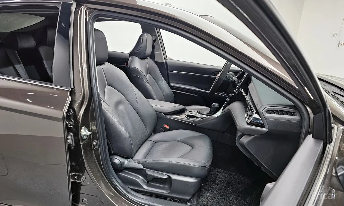 Toyota Camry 2017 2.5 XLE Hybrid