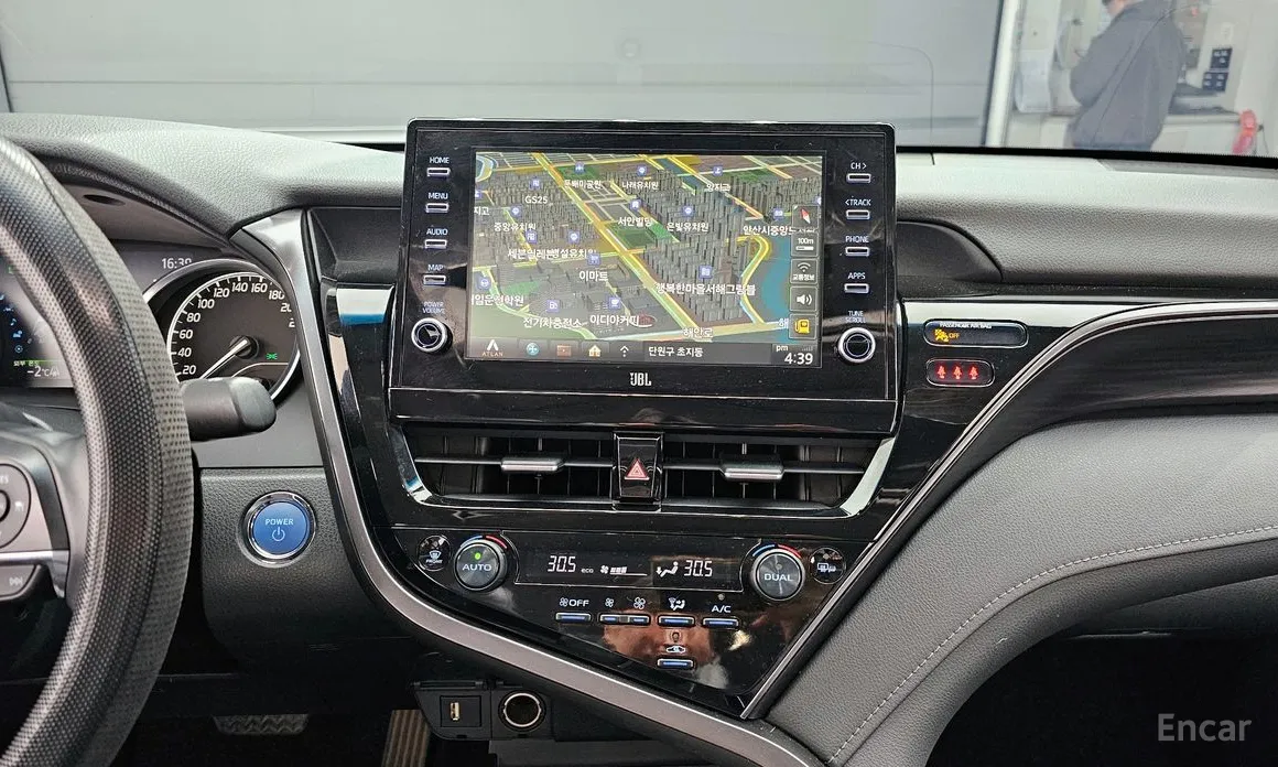 Toyota Camry 2017 2.5 XLE Hybrid