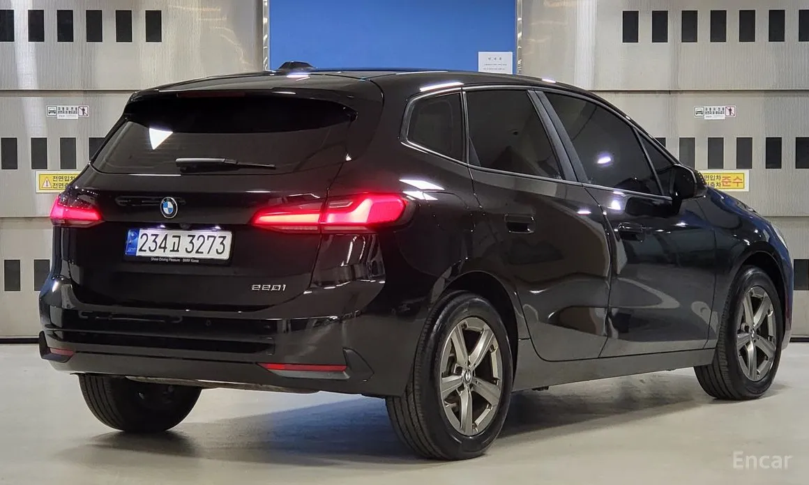 BMW 2 Series 2022 220i Advantage