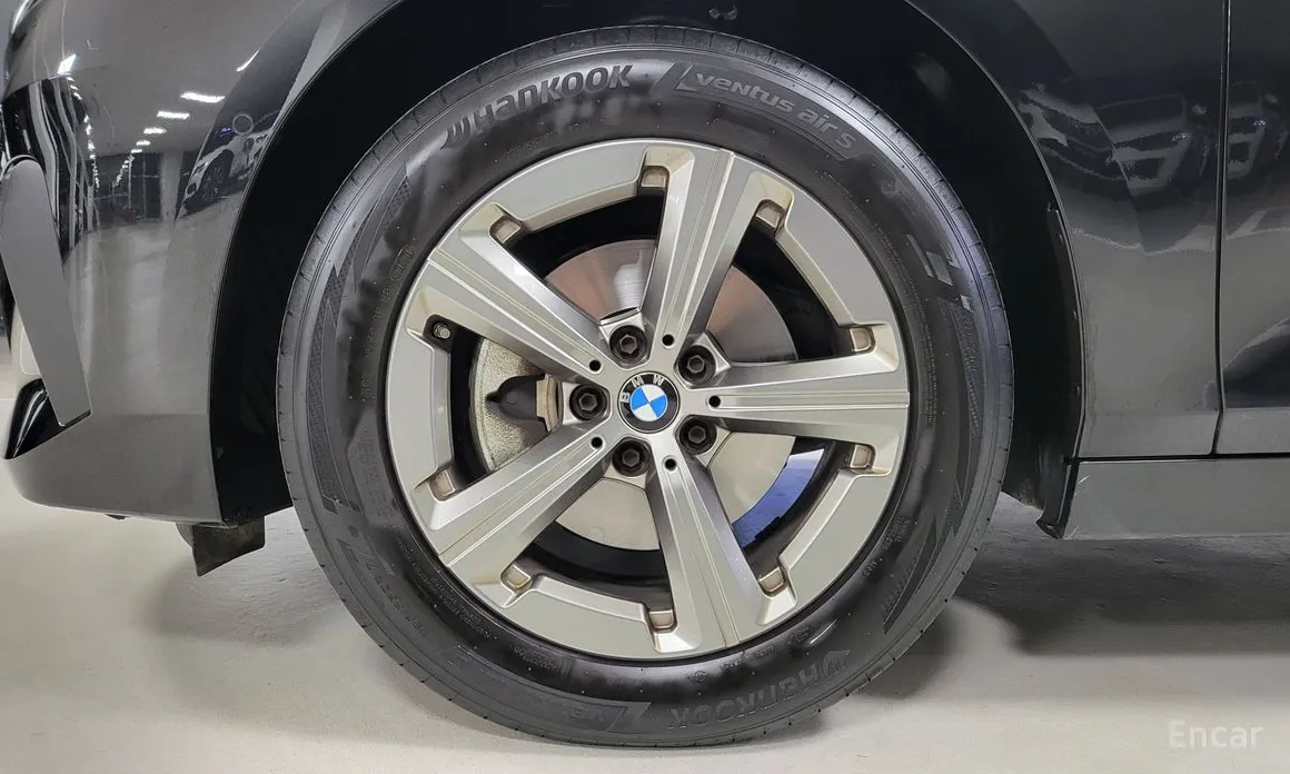 BMW 2 Series 2022 220i Advantage