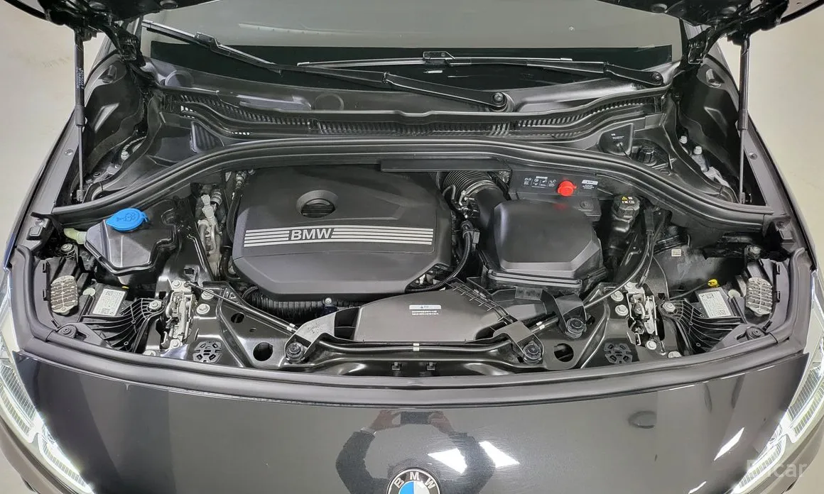 BMW 2 Series 2022 220i Advantage