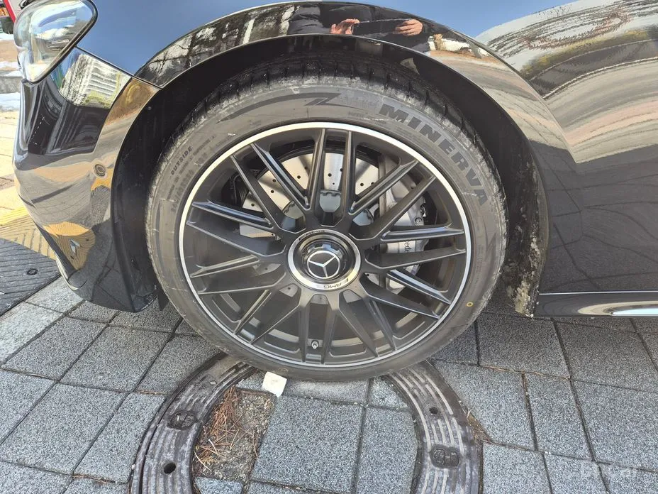 Mercedes-Benz E-Class 2024 E300 4MATIC AMG Line