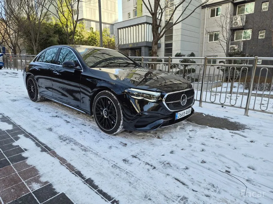 Mercedes-Benz E-Class 2024 E300 4MATIC AMG Line
