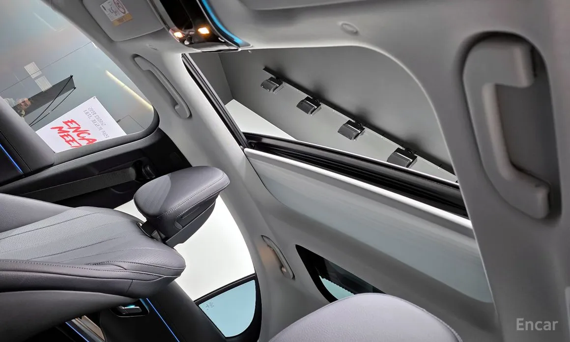 Mercedes-Benz E-Class 2024 E200 Avantgarde