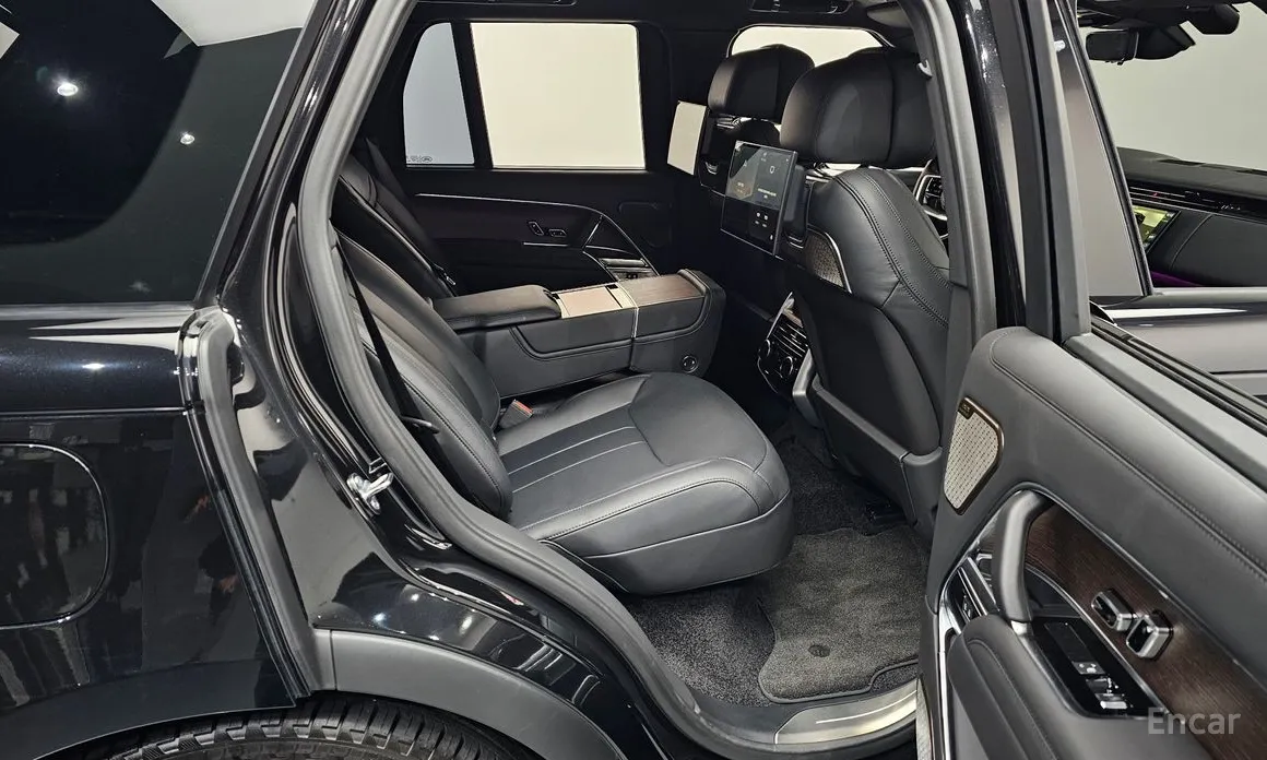 Land Rover Range Rover 2022 P550E AB