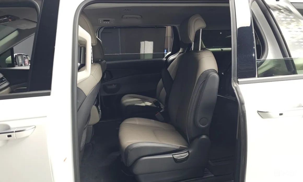 Kia Carnival 2023 Gasoline 9-Seater Noblesse