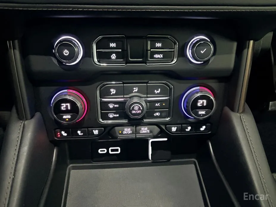 Chevrolet Tahoe 2022 6.2 Dark Knight 4WD