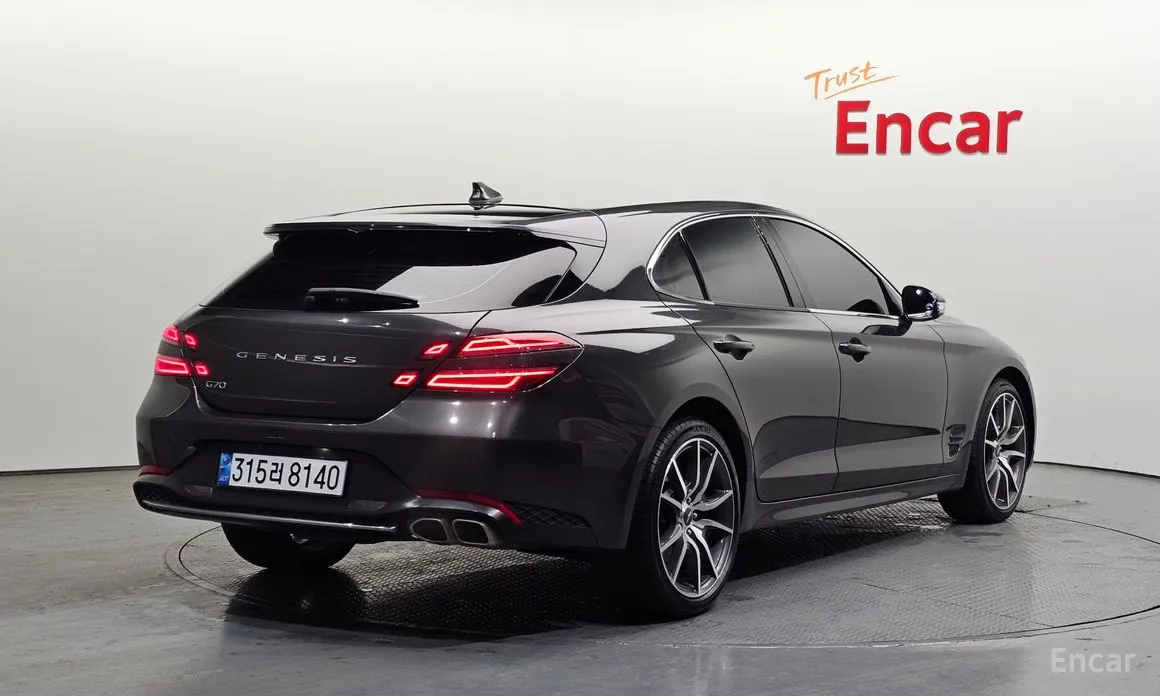 2022 Genesis G70