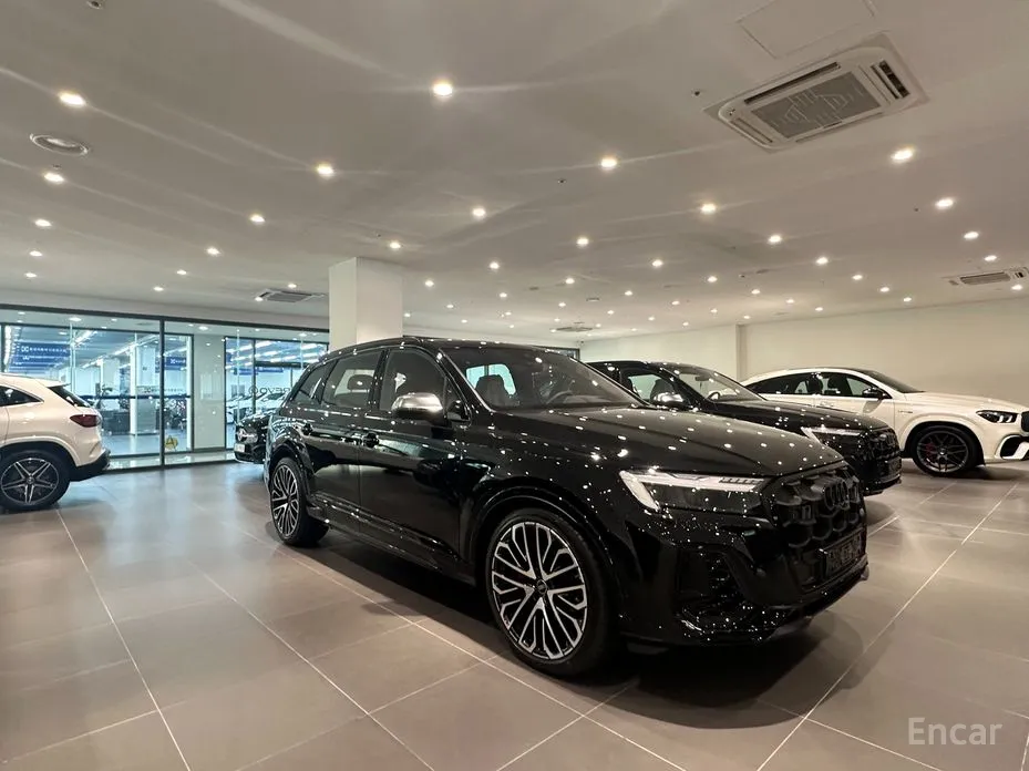 Audi SQ7 2023 4.0 TFSI Quattro