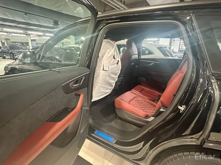 Audi SQ7 2023 4.0 TFSI Quattro